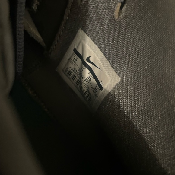 Nike Kyrie 4 " City Guardian " - Picture 6 of 6